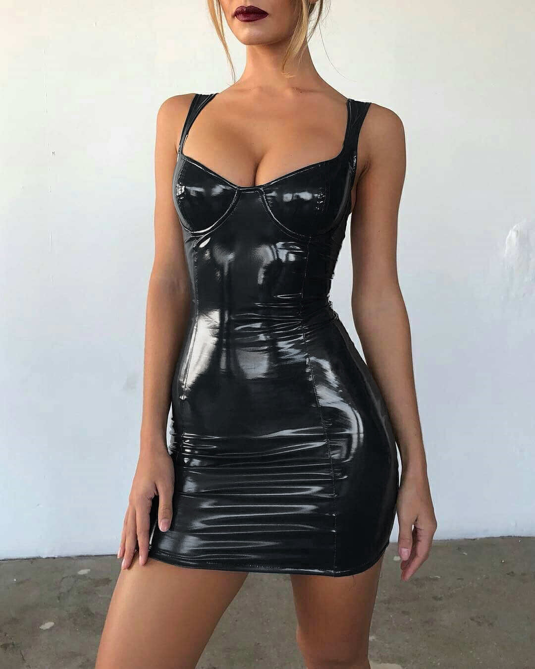 Sexy Bright Wrapped Chest Strap Waist Dress