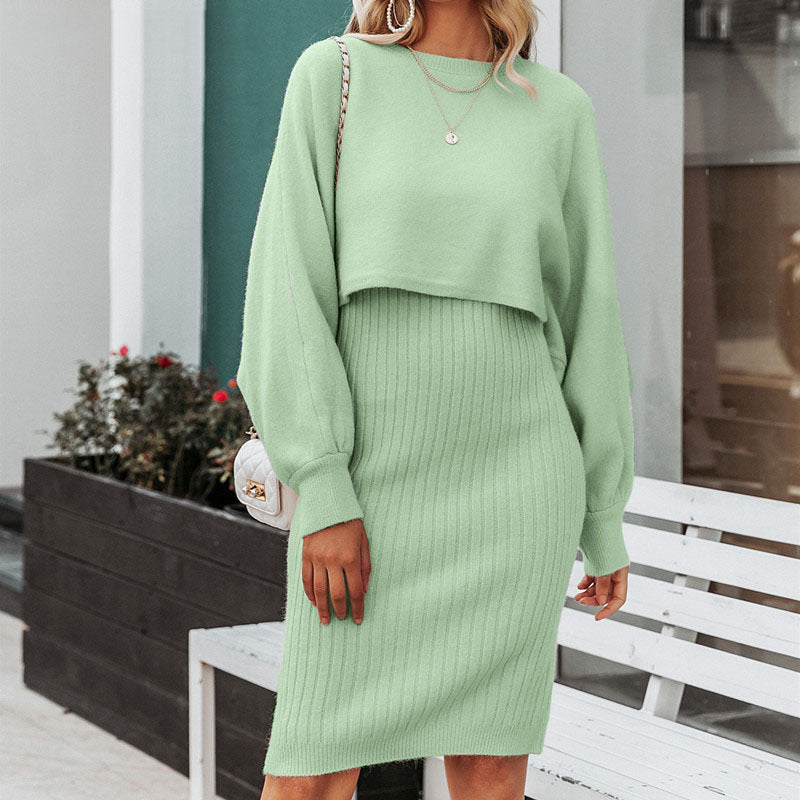 Ensemble deux pièces pull-over et robe tricotée