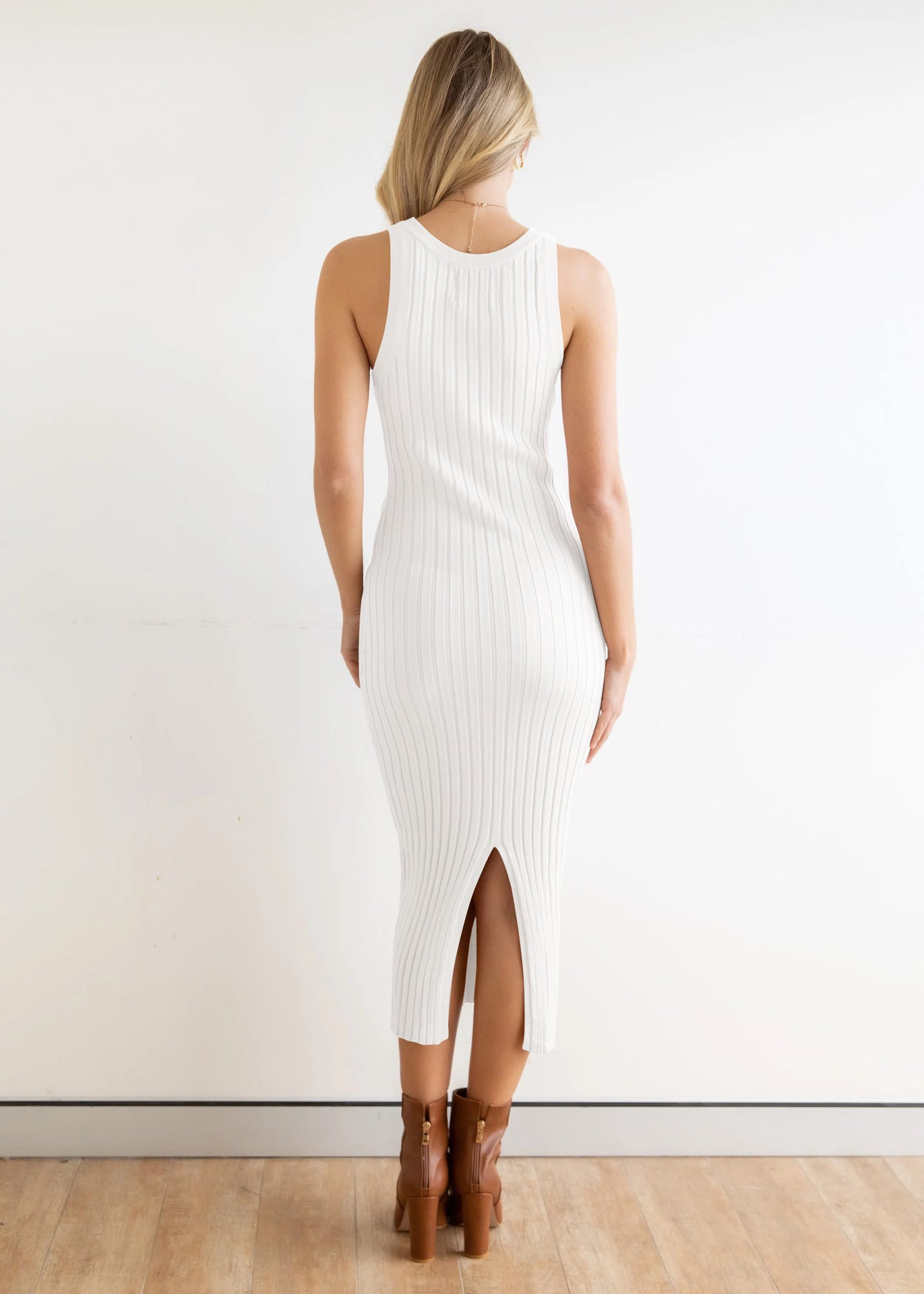 Sleeveless Split Rib Skinny Sheath One Step Dress