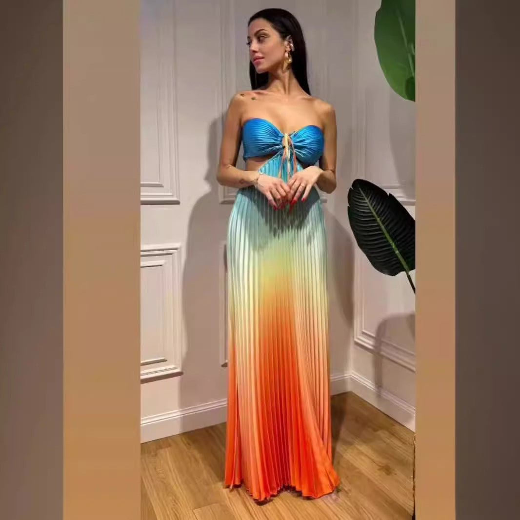 Robe longue plissée à licou et dégradé de couleurs