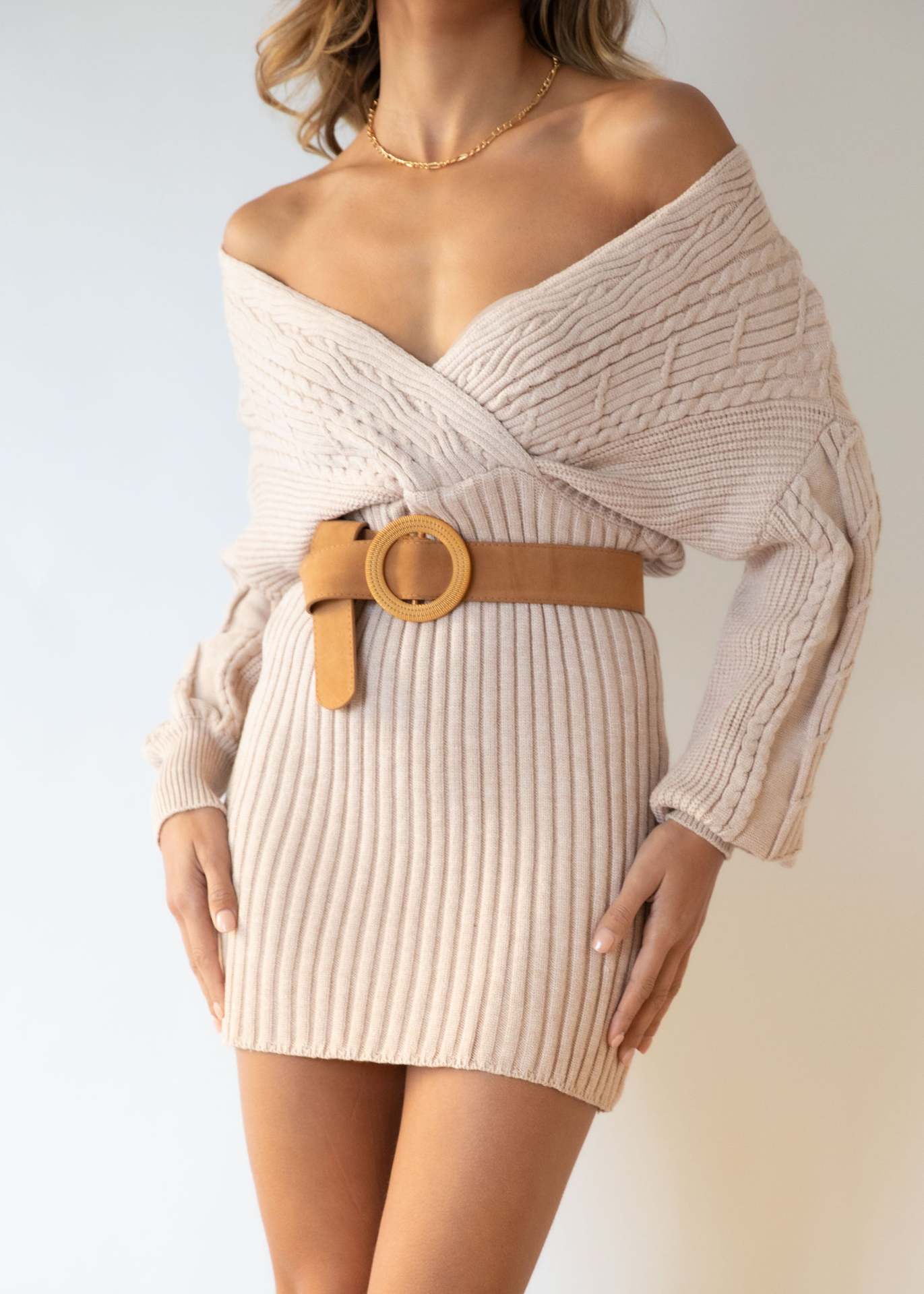 Robe sexy en tricot à col en V et aux hanches sans ceinture