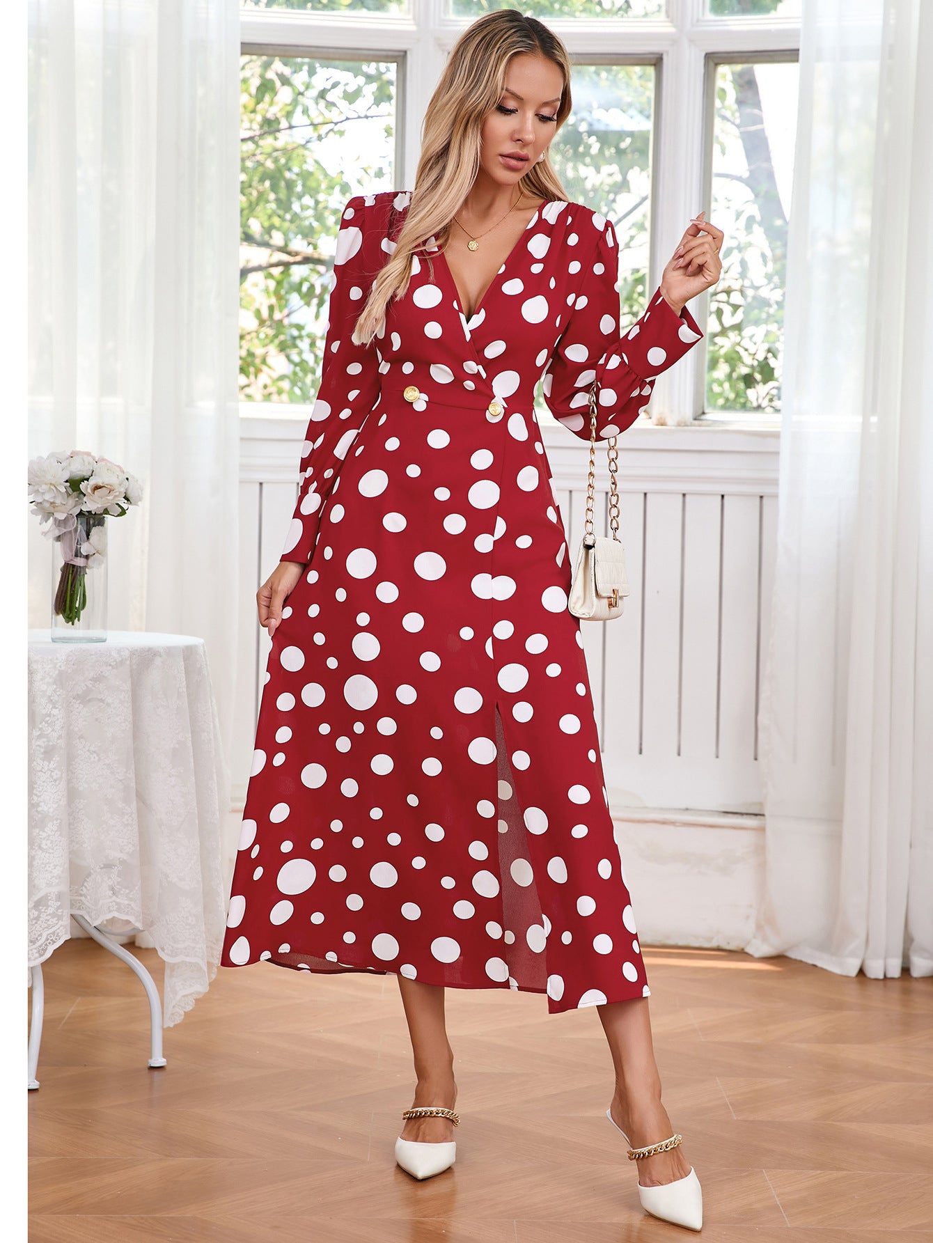 Robe sexy à manches longues et col en V avec imprimé pois