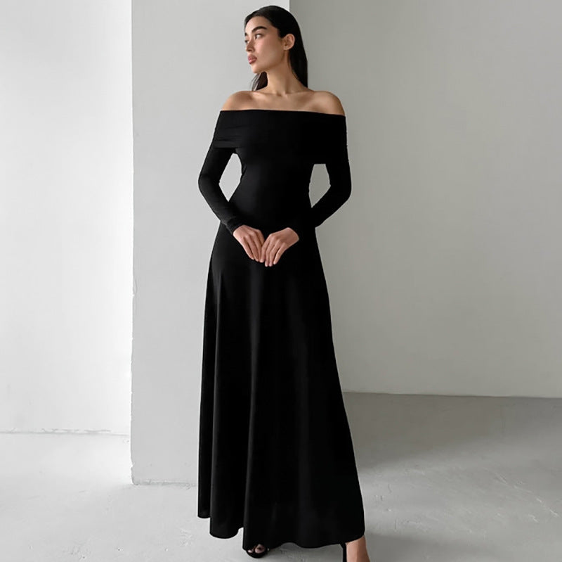 Robe pull tricotée à col dénudé, coupe ajustée, taille haute