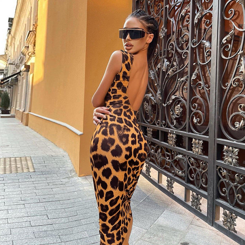 Vestido midi sem costas com estampa de leopardo