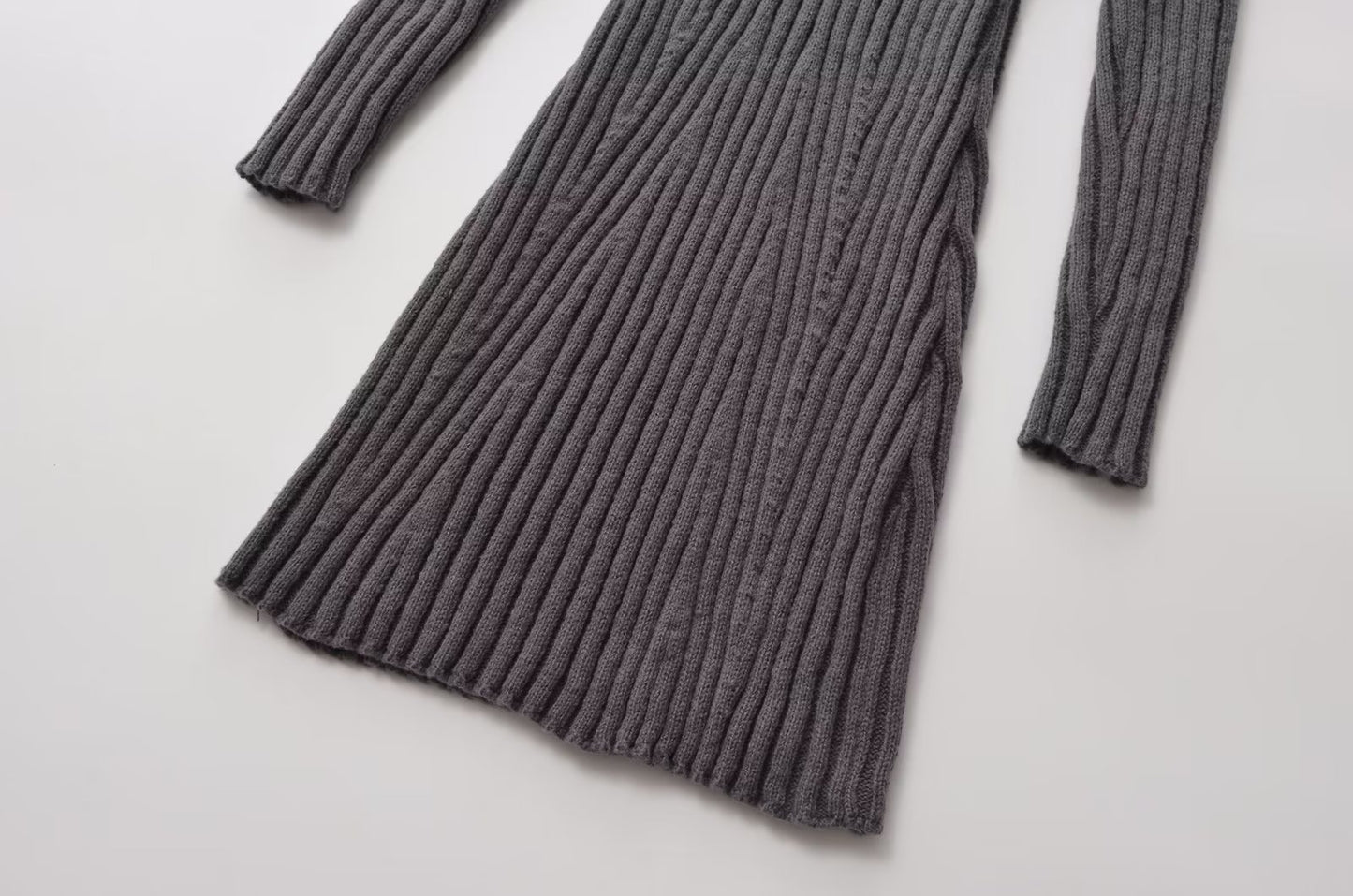 Robe amincissante tricotée sexy avec noyau découpé et fil filé