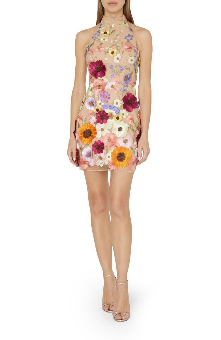 Vestido ajustado con cuello halter y estampado floral tridimensional bordado
