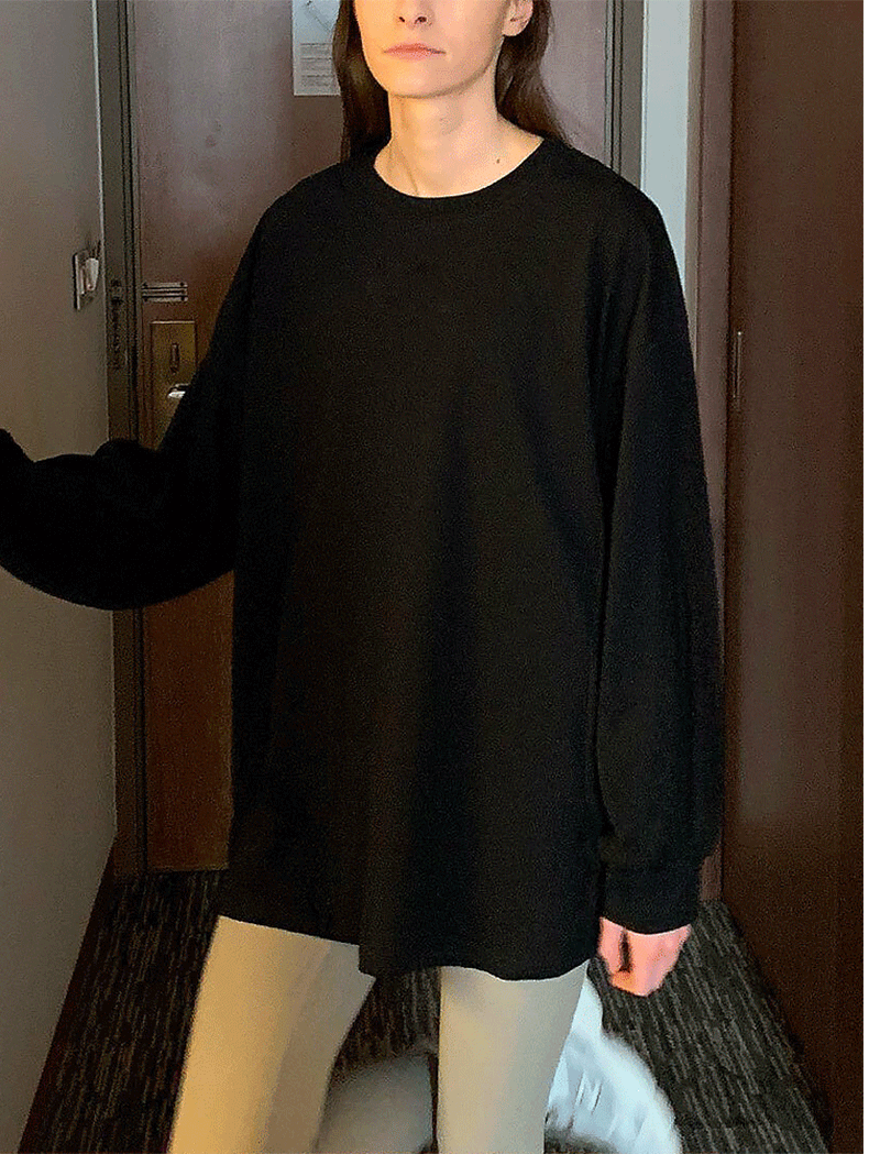 Sweat-shirt en pur coton, couleur unie, ample, col rond, motif long