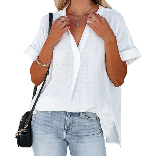 Chemise à carreaux fine et ample à col en V et à manches courtes de couleur unie