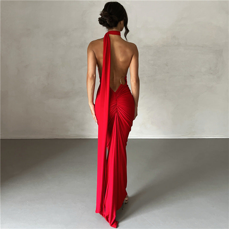 Seksowna suknia wieczorowa typu slim fit z odkrytymi plecami