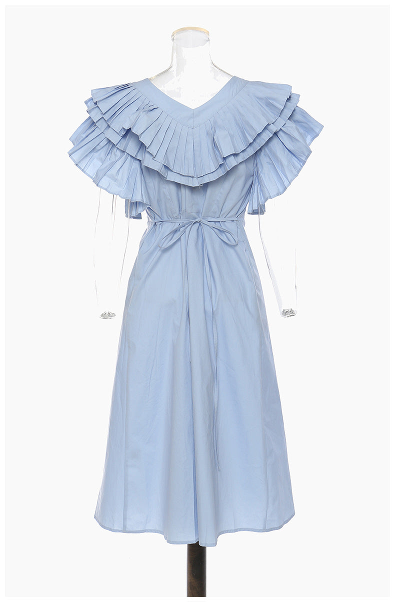 Romantyczna plisowana sukienka koszulowa z długim wiązaniem i dekoltem w kształcie litery V