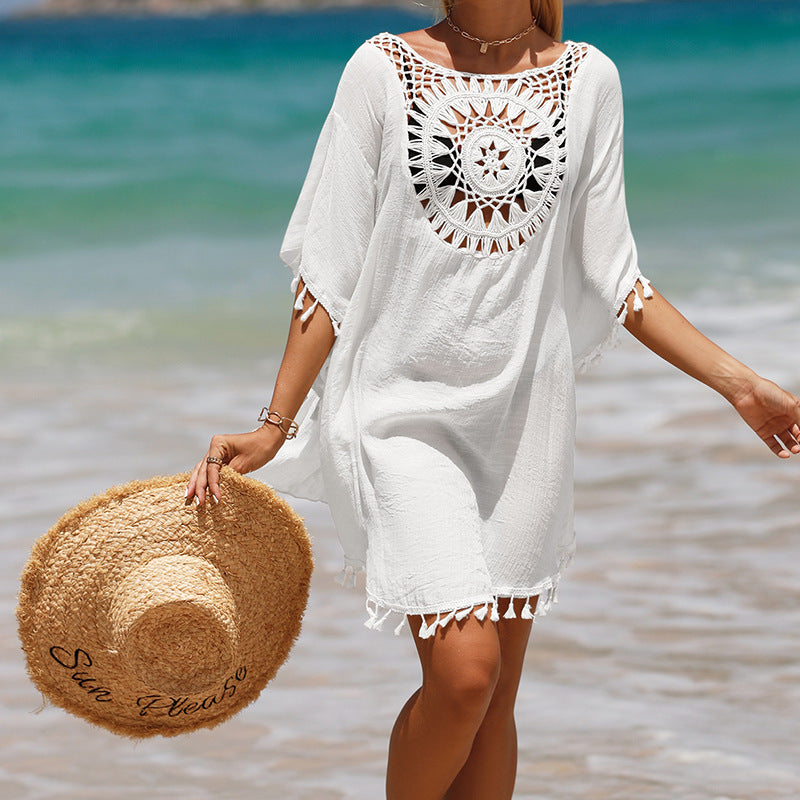 Ręczna szydełkowa sukienka plażowa z przeszyciami w jednolitym kolorze