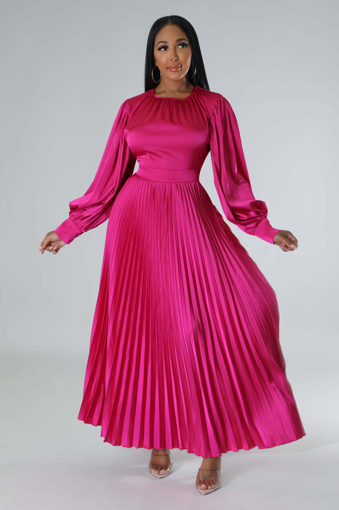 Popularna plisowana sukienka maxi z okrągłym dekoltem