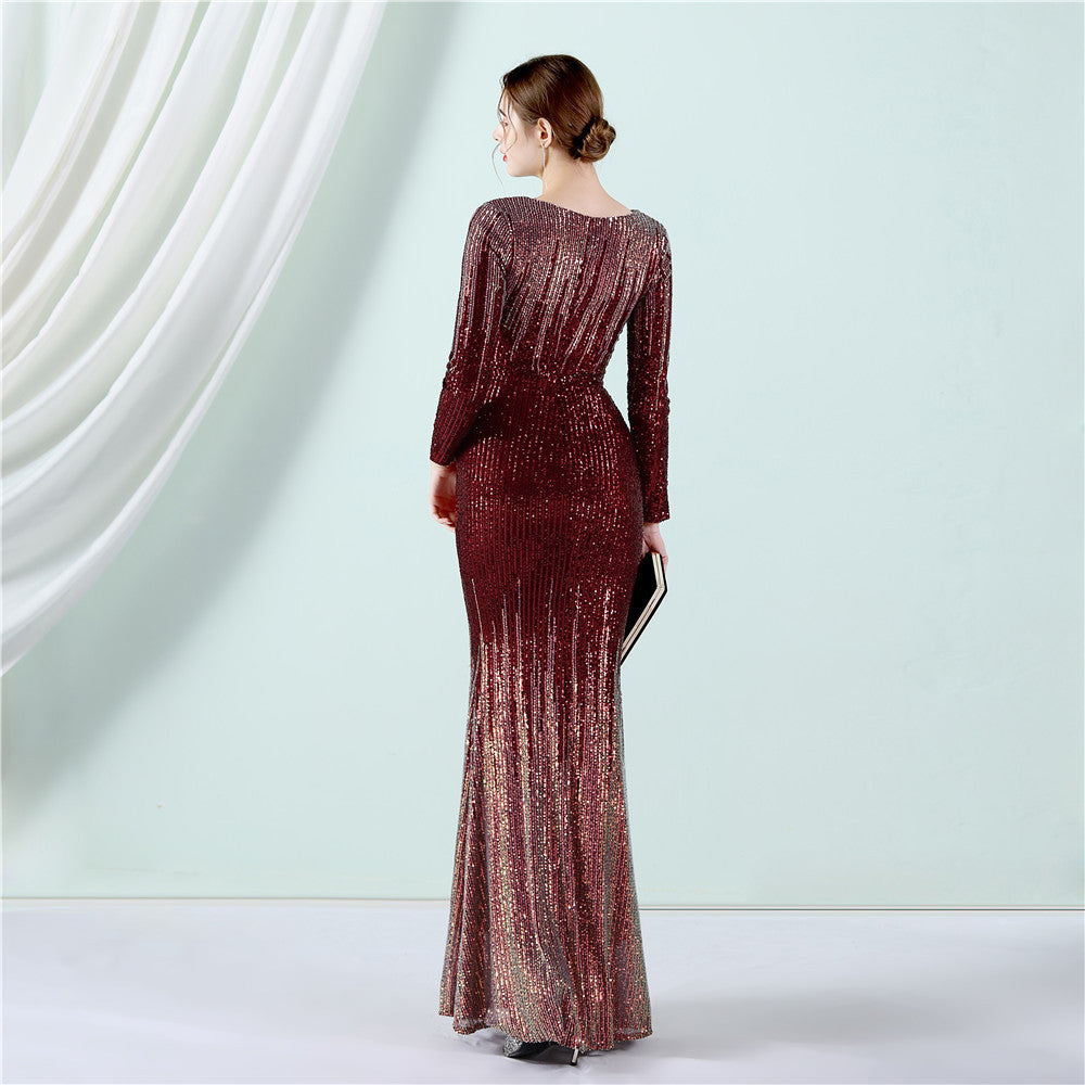 Langes Sequ-Kleid mit Farbverlaufspailletten und langen Ärmeln